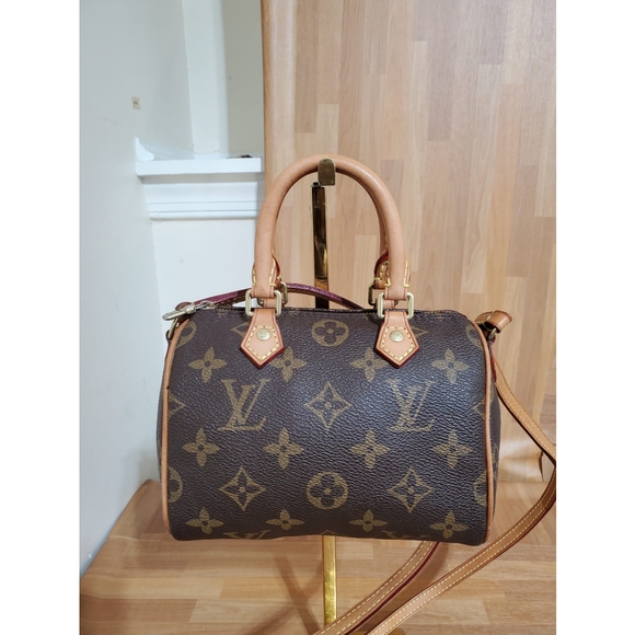 LOUIS VUITTONMonogram Nano Speedy - Picture 6 of 13